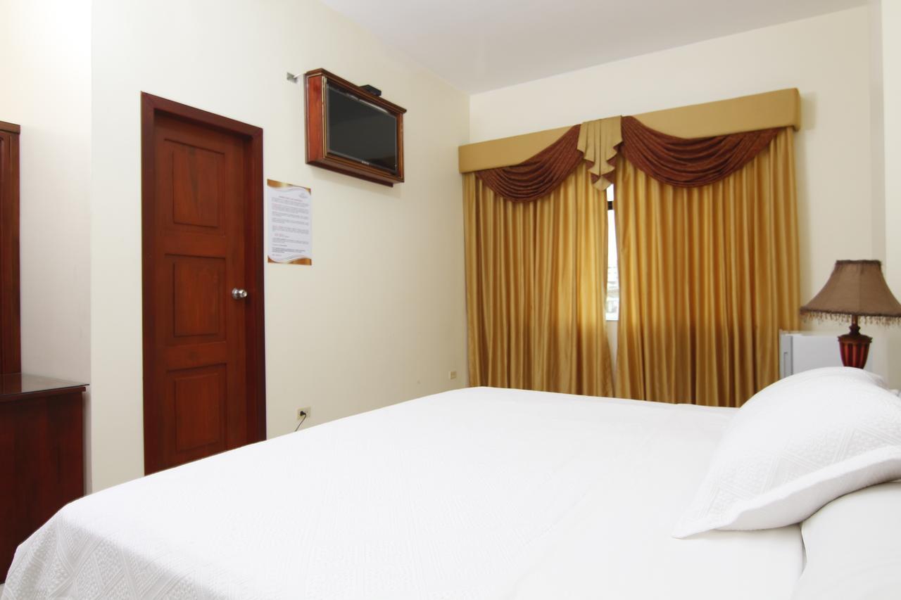 Hotel Versailles Internacional Гуаякуил Екстериор снимка